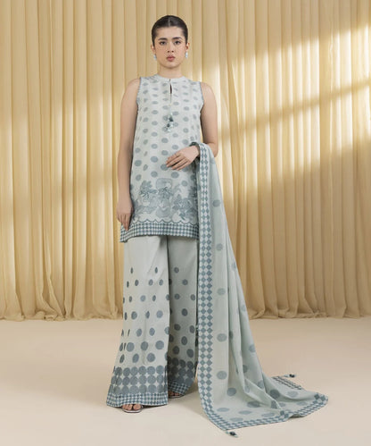 3 Piece - Embroidered Jacquard Suit.
